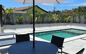 Palulu Flat Juquehy - O refúgio perfeito para casais e famílias - Área de Lazer com Piscina e Sauna - Garagem Subterrânea - Serviço de Praia